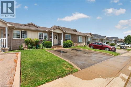 24 Kenyon Crescent Unit# 44, Grimsby, ON - Outdoor With Facade