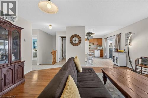 24 Kenyon Crescent Unit# 44, Grimsby, ON - Indoor Photo Showing Living Room