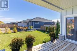 More of this superb exterior & backyard - 