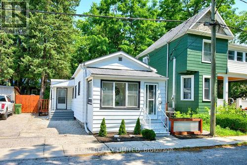 28 WALNUT STREET  St. Thomas, ON N5R 2Y6
