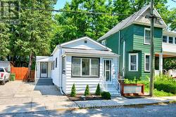 28 WALNUT STREET St. Thomas, ON N5R 2Y6