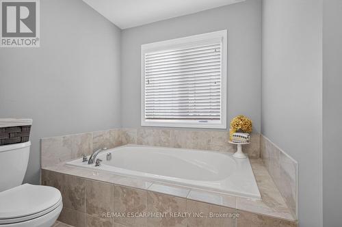 5 Narbonne Crescent, Hamilton, ON 
