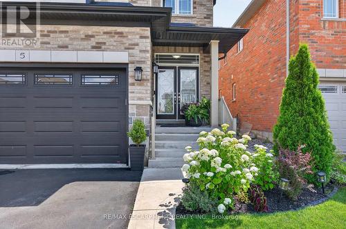 5 Narbonne Crescent, Hamilton, ON 