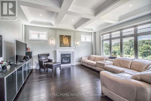 122 Burns Boulevard, King, ON 