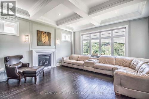 122 Burns Boulevard, King, ON 