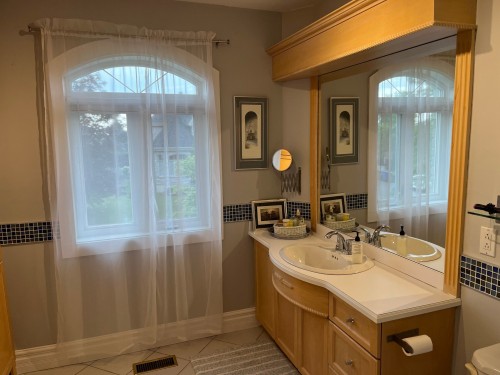 Bathroom - 50 Rue Gabrielle-Roy, Notre-Dame-De-L'Île-Perrot, QC - Indoor Photo Showing Bathroom