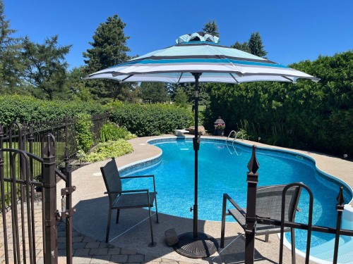 Courtyard - 50 Rue Gabrielle-Roy, Notre-Dame-De-L'Île-Perrot, QC - Outdoor With In Ground Pool With Backyard