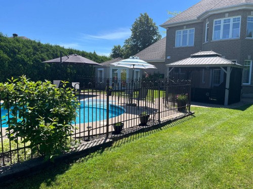 Courtyard - 50 Rue Gabrielle-Roy, Notre-Dame-De-L'Île-Perrot, QC - Outdoor