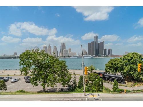 1609-75 Riverside Drive E, Windsor, ON 