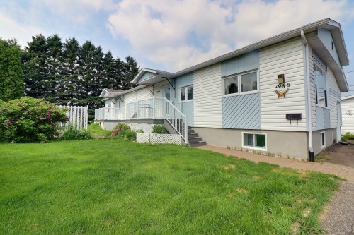 1985 Rue des Tulipes  Saguenay (Chicoutimi), QC G7H 7T3
