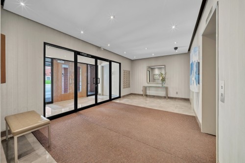Hall d'entrée/Vestibule - 6B-4410 Rue Ste-Catherine O., Westmount, QC - Indoor Photo Showing Other Room