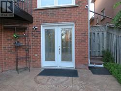 10 PINE BOUGH MANOR Richmond Hill, ON L4S 1A4