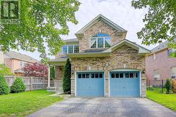 51 RAFFIA AVENUE Richmond Hill, ON L4E 4N1