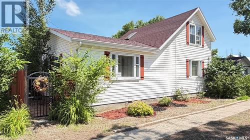 217 2Nd Avenue, Maple Creek, SK 
