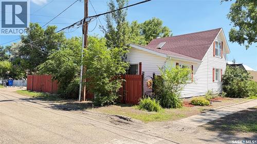 217 2Nd Avenue, Maple Creek, SK 