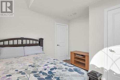 22 Ludlow Drive E, Barrie, ON 
