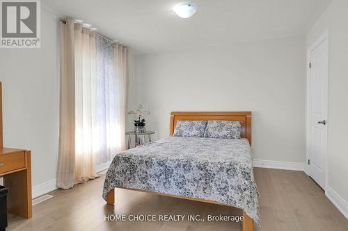 22 Ludlow Drive E, Barrie, ON 