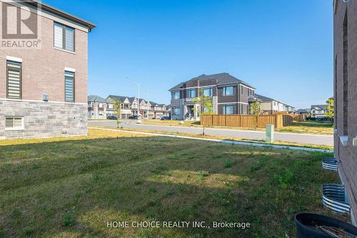 22 Ludlow Drive E, Barrie, ON 