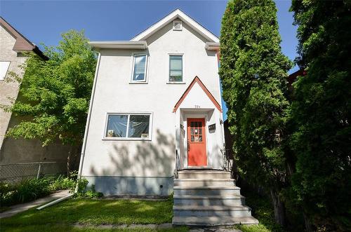 704 Victor Street  Winnipeg, MB R3E 1Y5