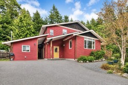 1302 Victoria Rd Ucluelet, BC V0R 3A0