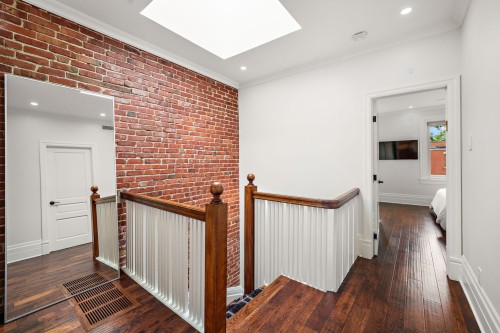 Staircase - 382 Av. Grosvenor, Westmount, QC 