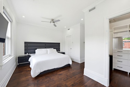 Master Bedroom - 382 Av. Grosvenor, Westmount, QC 