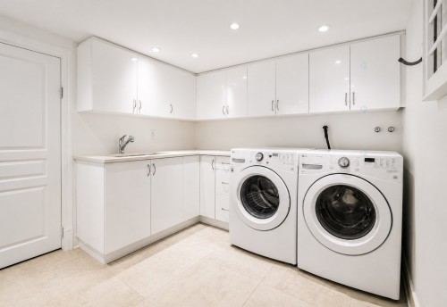 Laundry - 382 Av. Grosvenor, Westmount, QC 