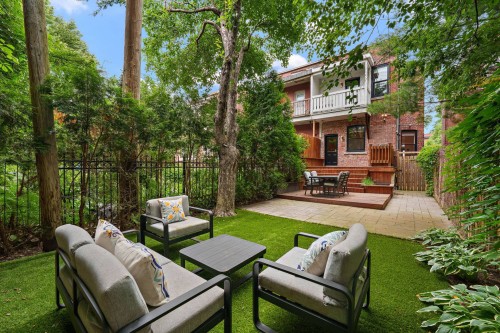 Courtyard - 382 Av. Grosvenor, Westmount, QC 