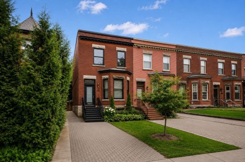 Front of Structure - 382 Av. Grosvenor, Westmount, QC 
