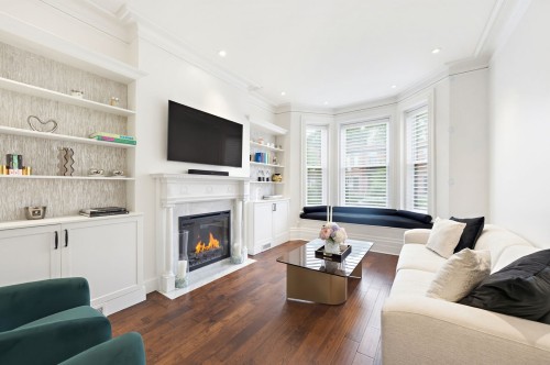 Living Room - 382 Av. Grosvenor, Westmount, QC 