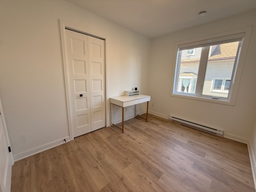 Bedroom - 3-22 Rue Joron, Salaberry-De-Valleyfield, QC - Indoor Photo Showing Other Room
