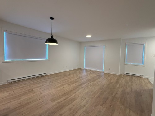 Living Room - 3-22 Rue Joron, Salaberry-De-Valleyfield, QC - Indoor Photo Showing Other Room