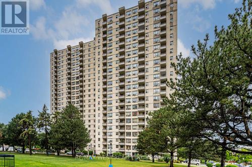 2309 - 390 DIXON ROAD  Toronto, ON M9R 1T4