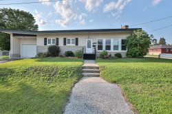 456 Rue St-Lionel  Maniwaki, QC J9E 1M4