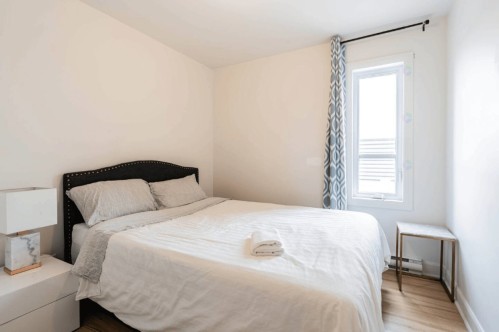 Bedroom - 4119 Grande Allée, Longueuil (Saint-Hubert), QC - Indoor Photo Showing Bedroom