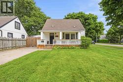 638 Elm AVENUE Sarnia, ON N7T 4H1