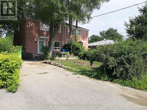 235 AXMINSTER DRIVE  Richmond Hill, ON L4C 2W2