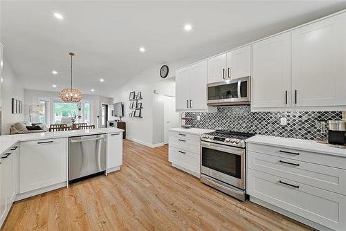 19 Maplegrove Rd, Winnipeg, MB 
