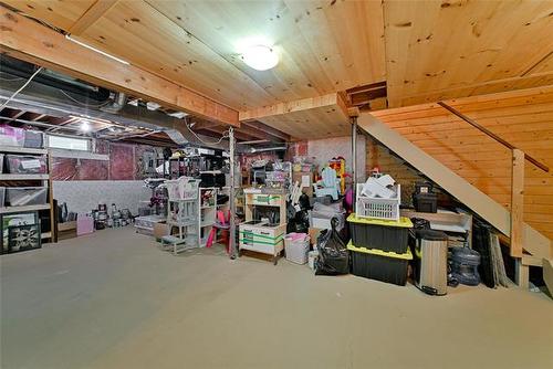 19 Maplegrove Rd, Winnipeg, MB 