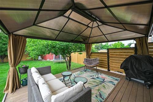 19 Maplegrove Rd, Winnipeg, MB 