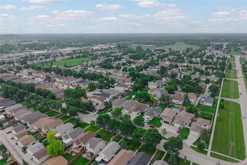 19 Maplegrove Rd, Winnipeg, MB 