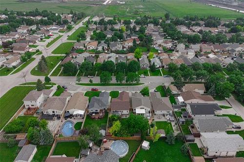 19 Maplegrove Rd, Winnipeg, MB 