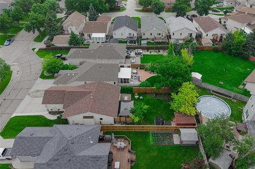 19 Maplegrove Rd, Winnipeg, MB 