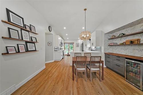 19 Maplegrove Rd, Winnipeg, MB 