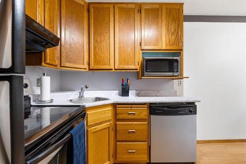 1121 Kimberly Ave, Winnipeg, MB 