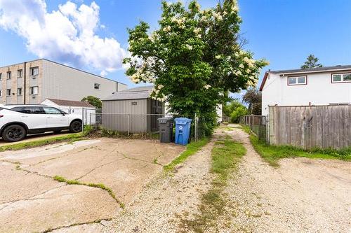 1121 Kimberly Ave, Winnipeg, MB 