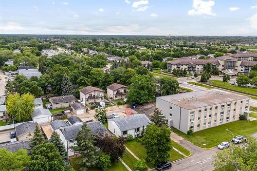 1121 Kimberly Ave, Winnipeg, MB 