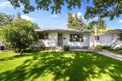 66 Riley CR  Winnipeg, MB R3T 0J4