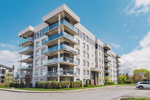 Front of Structure - 304-7755 Boul. St-Martin O., Laval (Sainte-Dorothée), QC - Outdoor With Facade