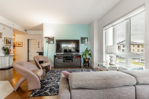 Living Room - 304-7755 Boul. St-Martin O., Laval (Sainte-Dorothée), QC - Indoor Photo Showing Living Room